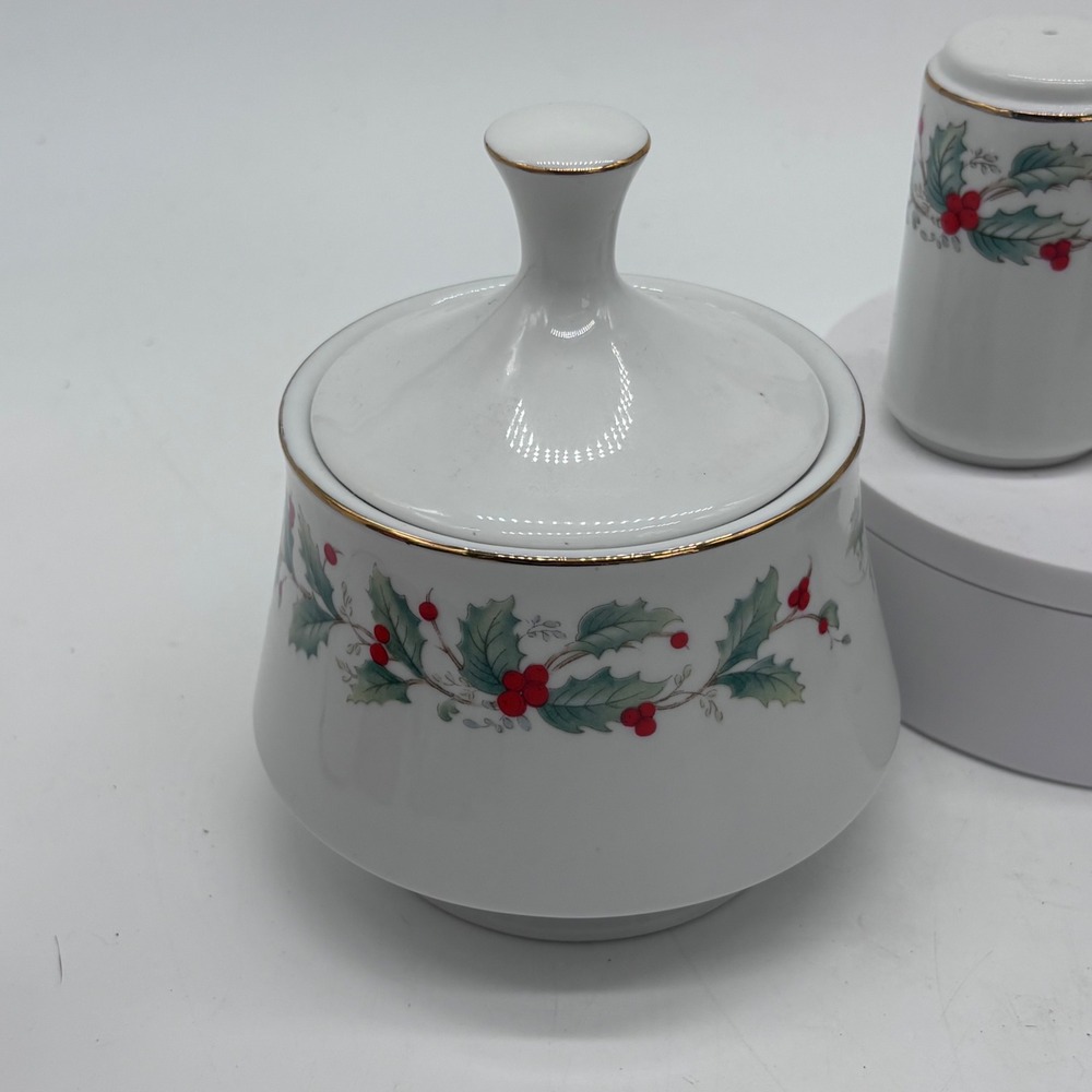 China Pearl Holly Berry Christmas Creamer Sugar Salt Pepper Set White Holiday - Picture 3 of 9